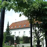 Hotel-pension Lydia فندق برلين