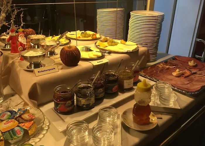 Hotel-pension Lydia فندق